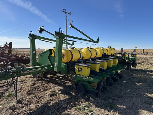 Image of John Deere 1770 equipment image 2