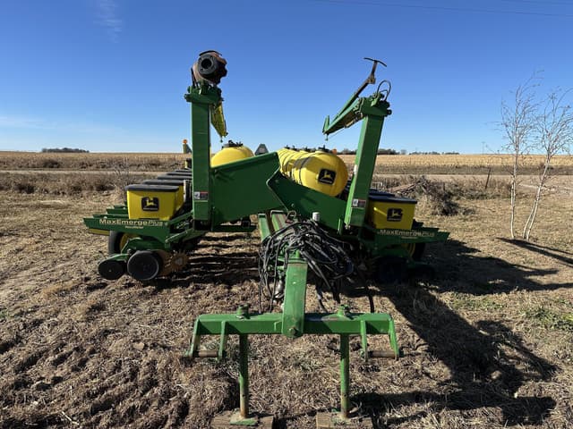 Image of John Deere 1770 equipment image 1