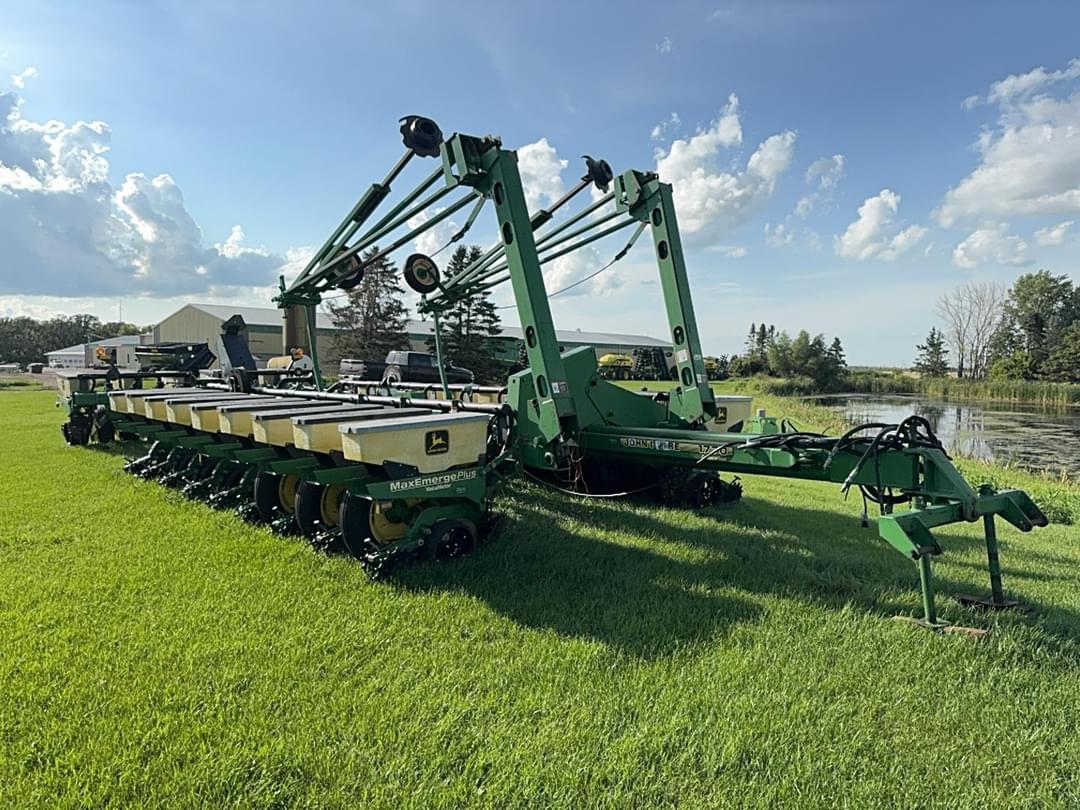 Image of John Deere 1770 Primary image