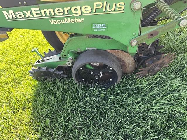 Image of John Deere 1770 equipment image 4