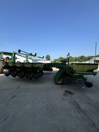 Image of John Deere 1780 equipment image 4