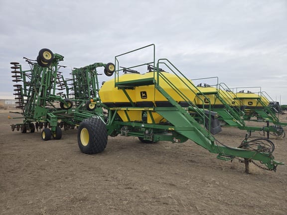 2000 John Deere 1820 Equipment Image0