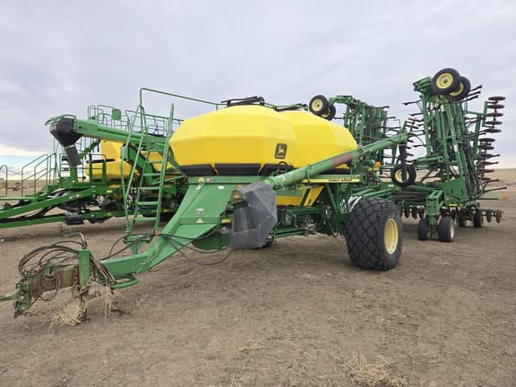 Image of John Deere 1820 equipment image 1