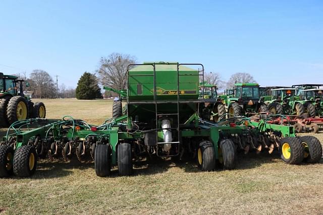 Image of John Deere 1860 equipment image 3