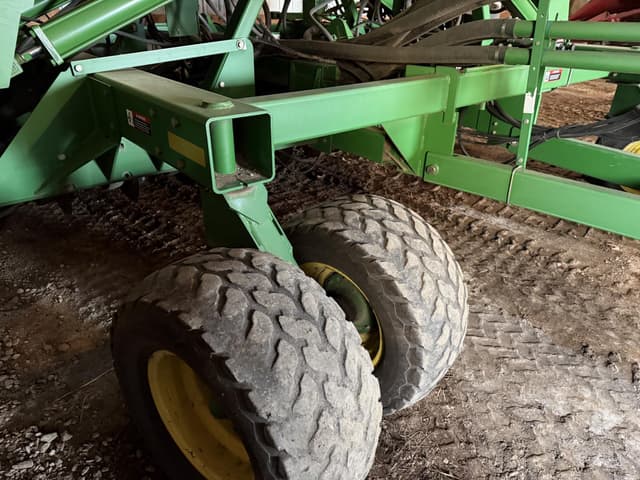 Image of John Deere 1860 equipment image 4