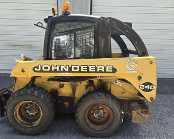 Main image John Deere 240
