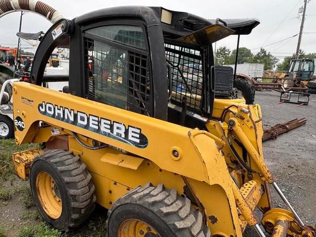 Image of John Deere 240 equipment image 4