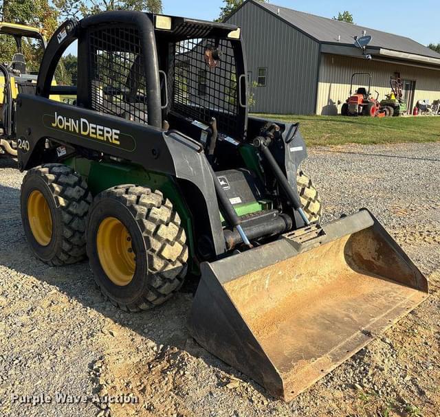 Image of John Deere 240 equipment image 2