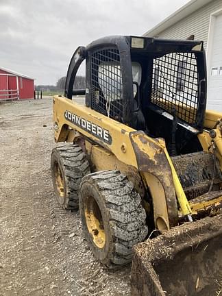 Image of John Deere 250 equipment image 4