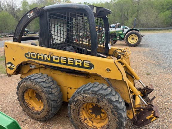 Image of John Deere 250 equipment image 4