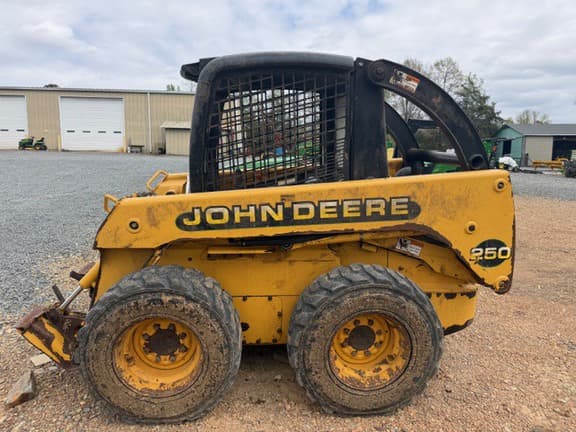 Image of John Deere 250 equipment image 3