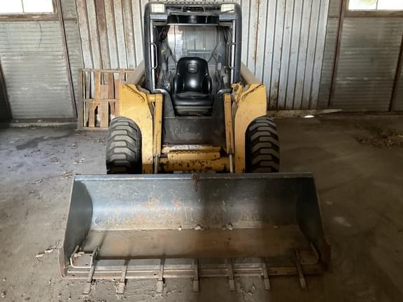 Image of John Deere 250 equipment image 2