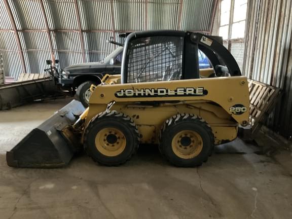 Image of John Deere 250 equipment image 1