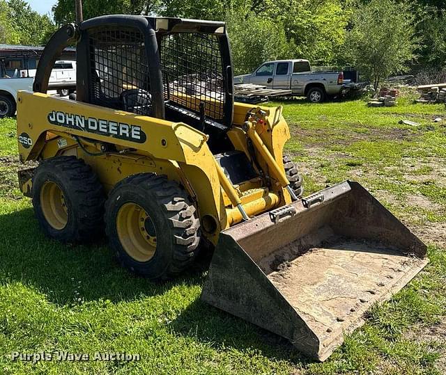 Image of John Deere 250 equipment image 2