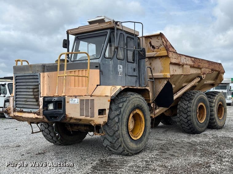 Image of John Deere 250C Primary image