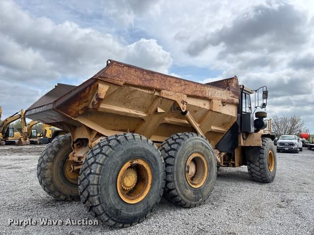 Image of John Deere 250C equipment image 4