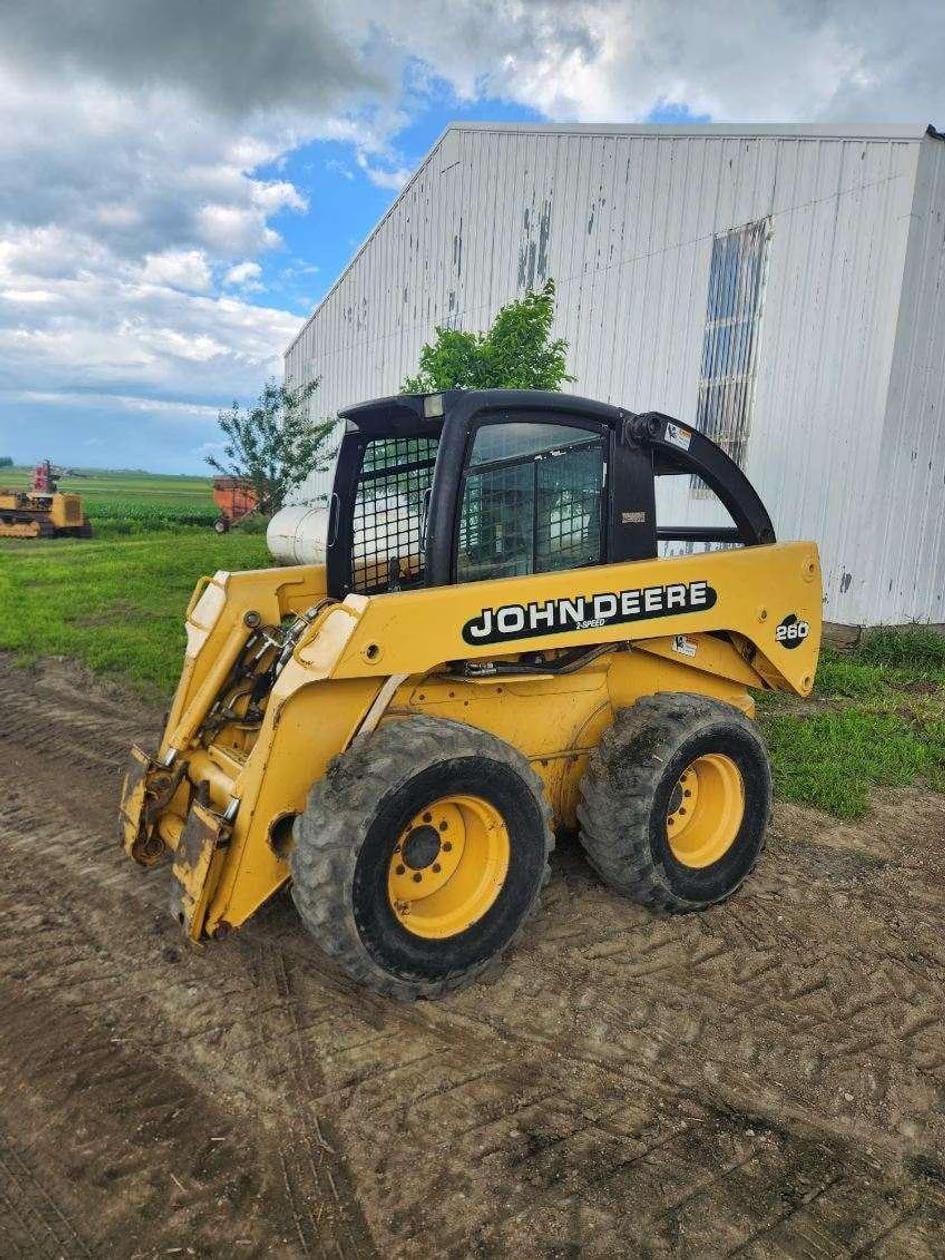 2000 John Deere 260 Equipment Image0
