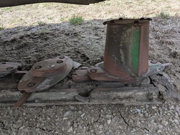 Image of John Deere 275 equipment image 4