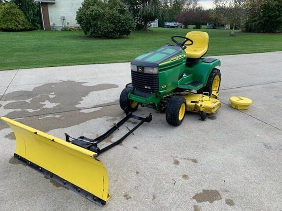 Main image John Deere 325