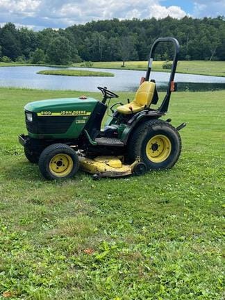 2000 John Deere 4100 Equipment Image0