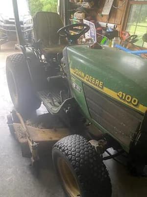 2000 John Deere 4100 Image
