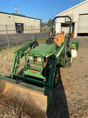 2000 John Deere 4100 Image