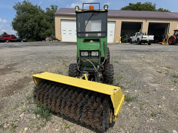 Image of John Deere 4100 equipment image 1