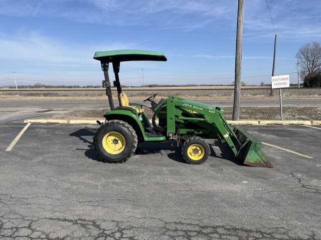Image of John Deere 4200 equipment image 1