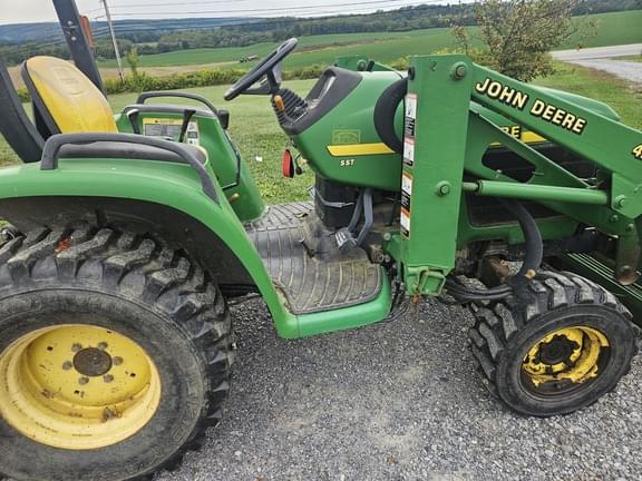 Image of John Deere 4200 equipment image 1