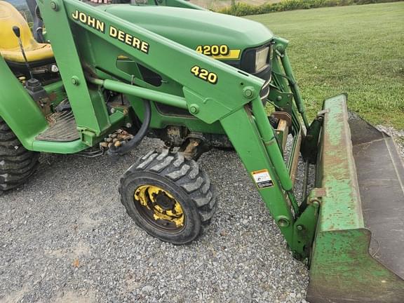 Image of John Deere 4200 equipment image 3