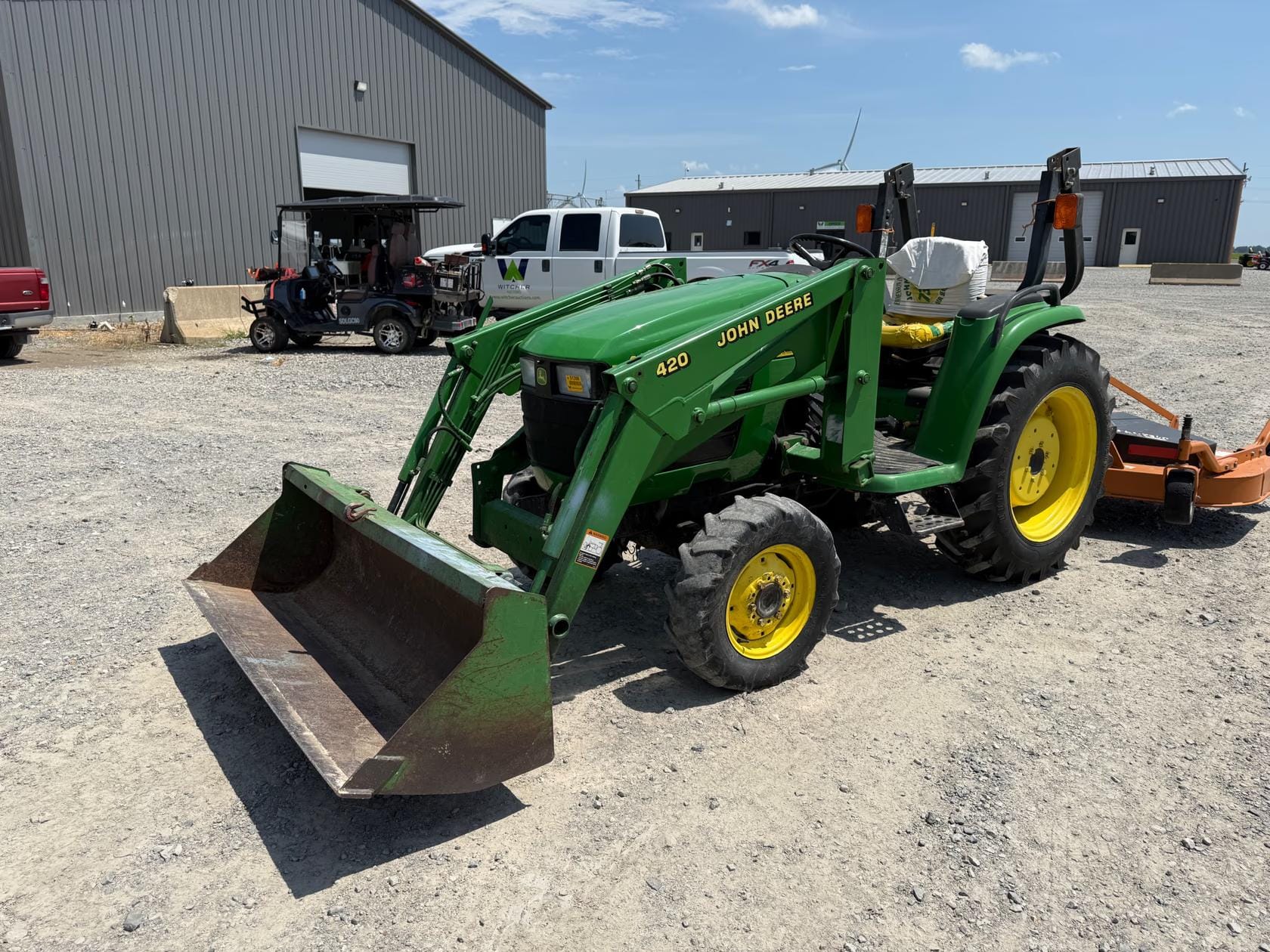 2000 John Deere 4200 Equipment Image0