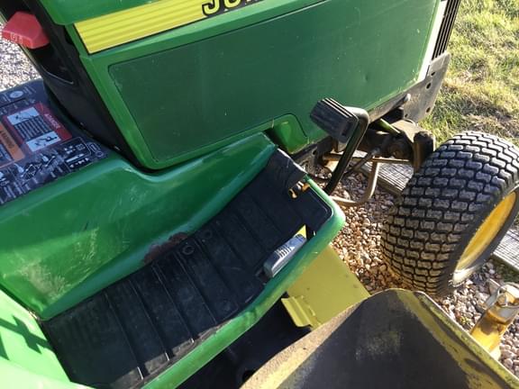 Image of John Deere 425 equipment image 4