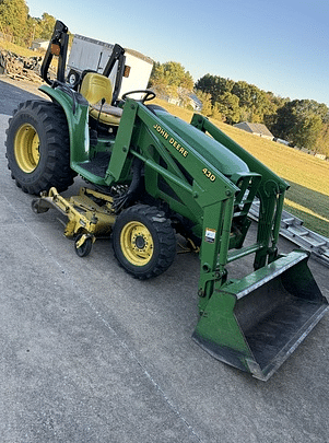 Image of John Deere 4400 equipment image 1