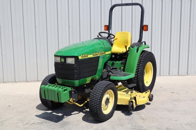 Image of John Deere 4400 equipment image 2
