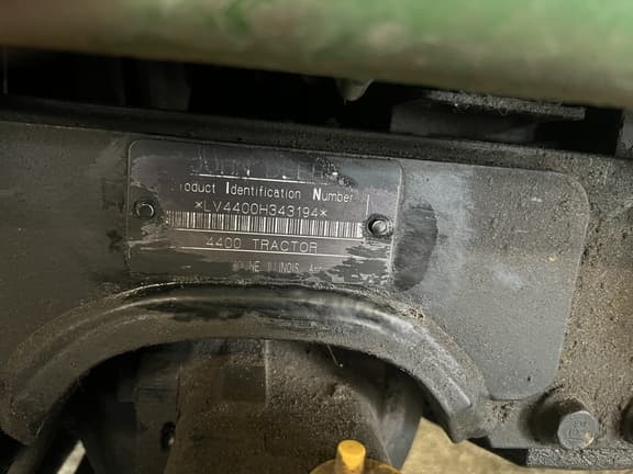 Image of John Deere 4400 equipment image 4
