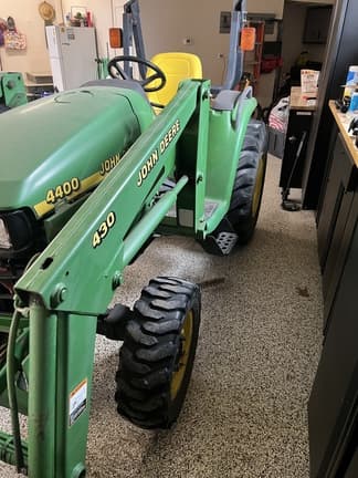 Image of John Deere 4400 equipment image 1