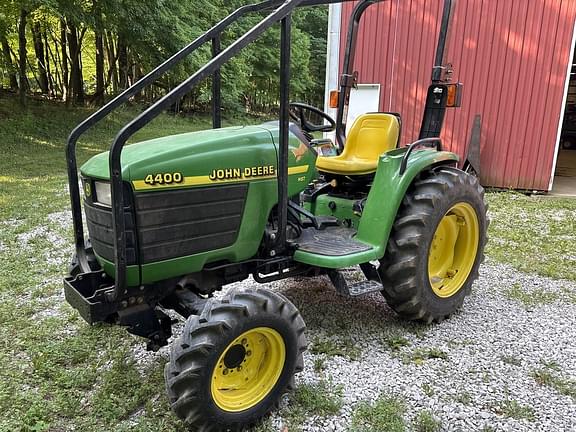 Image of John Deere 4400 equipment image 2