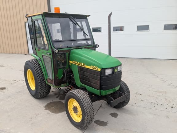 Image of John Deere 4400 equipment image 2