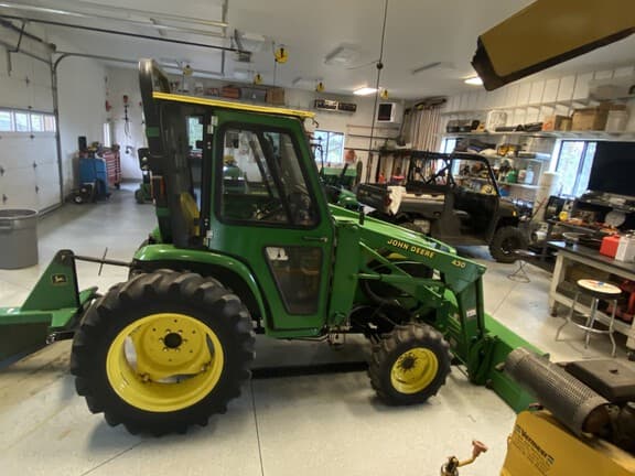 Image of John Deere 4400 equipment image 1