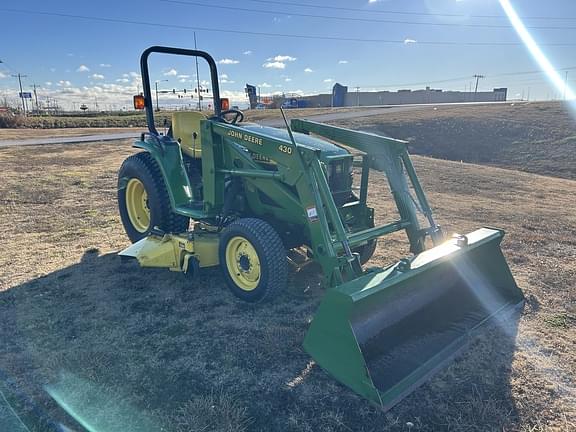 Image of John Deere 4400 equipment image 4