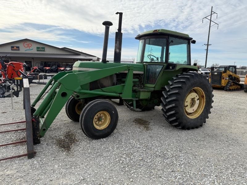 2000 John Deere 4430H Equipment Image0