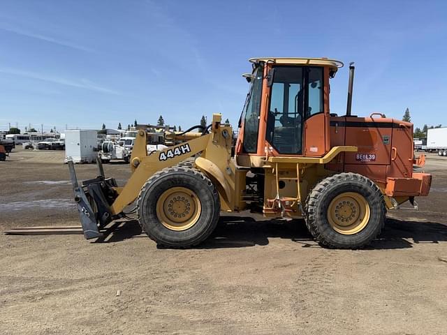 Image of John Deere 444H equipment image 4