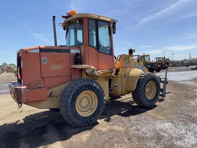 Image of John Deere 444H equipment image 2