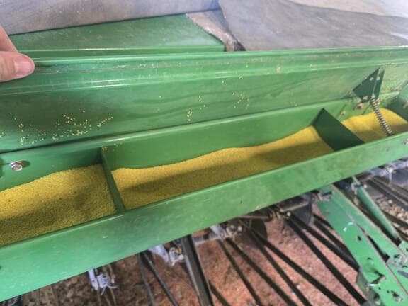 Image of John Deere 450 equipment image 1