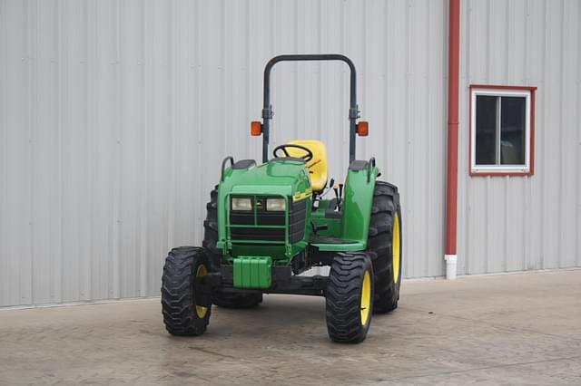 Image of John Deere 4600 equipment image 2