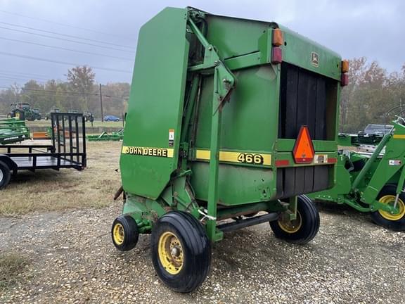 Image of John Deere 466 equipment image 1