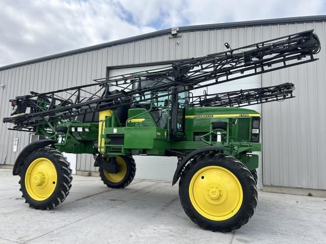 Image of John Deere 4700 equipment image 1