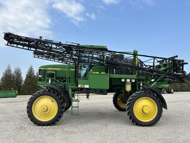 Image of John Deere 4700 equipment image 1