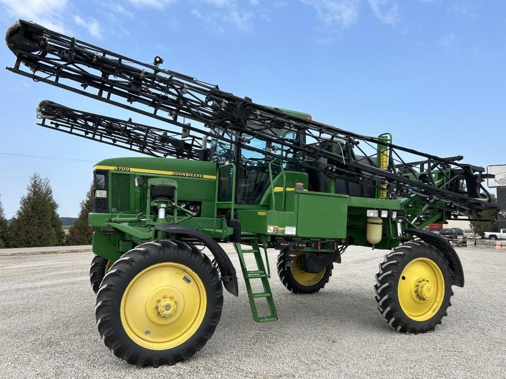 Image of John Deere 4700 Primary image