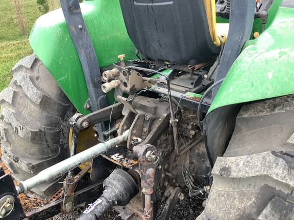 Image of John Deere 4700 equipment image 4